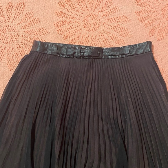 BCBGeneration VINTAGE High Waisted Chiffon Skirt with Built-in Belt - Picture 4 of 7